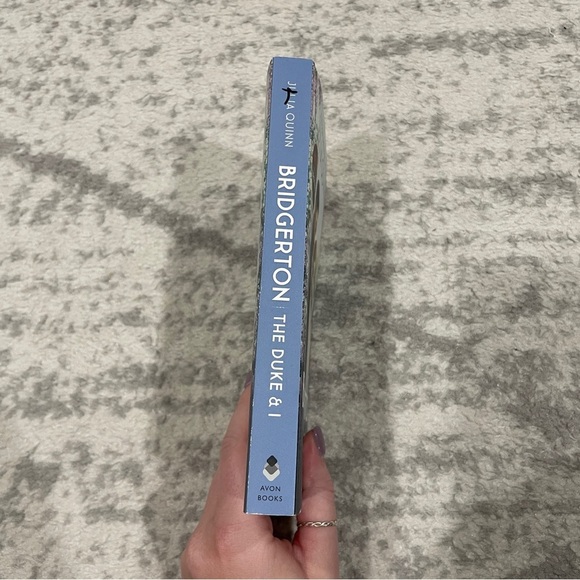 Bridgerton The Duke & I By Julia Quinn - Picture 3 of 8